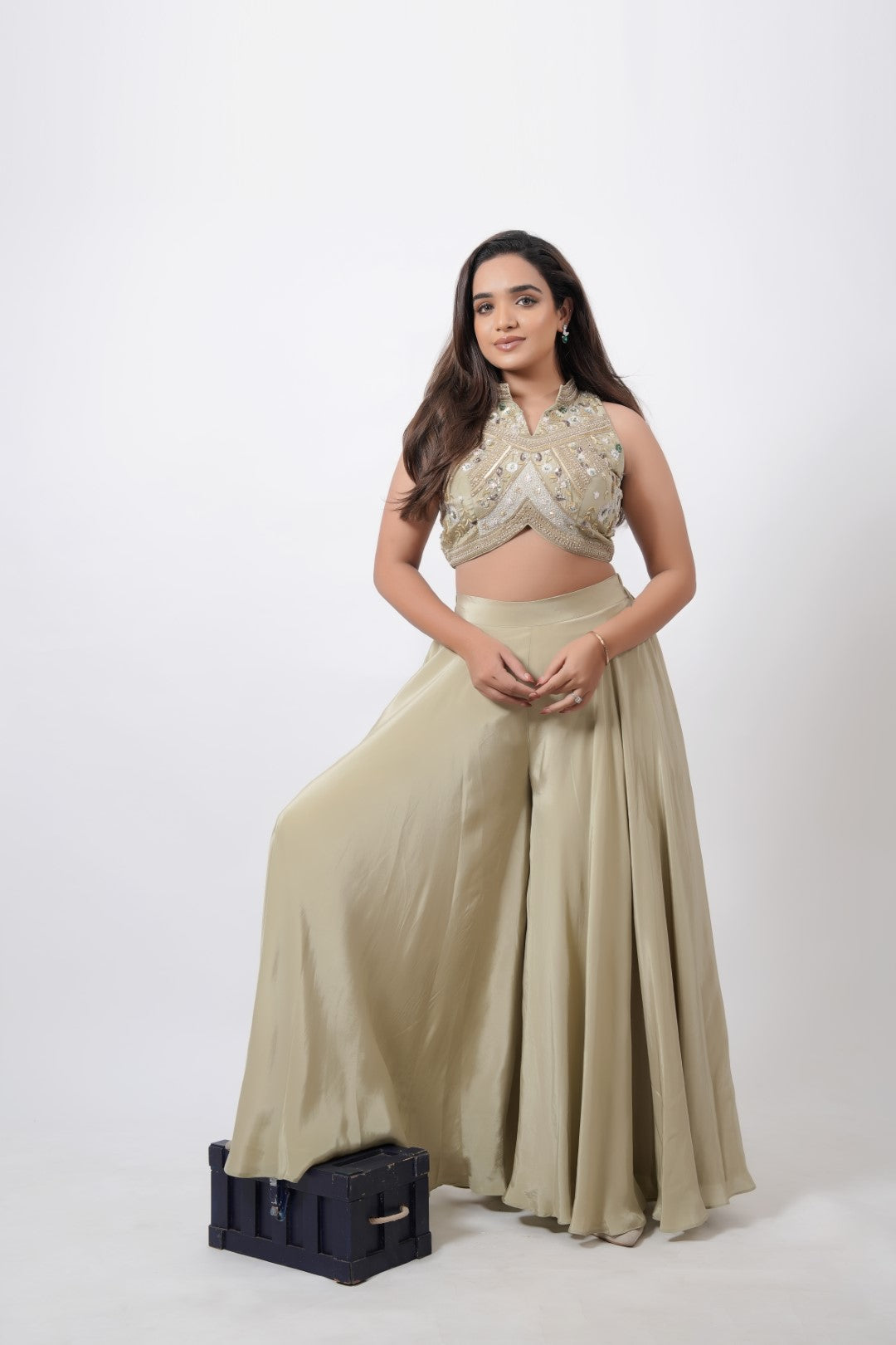 EMBELLISHED HALTER BLOUSE WITH FLOWING PALAZZO SKIRT DREES
