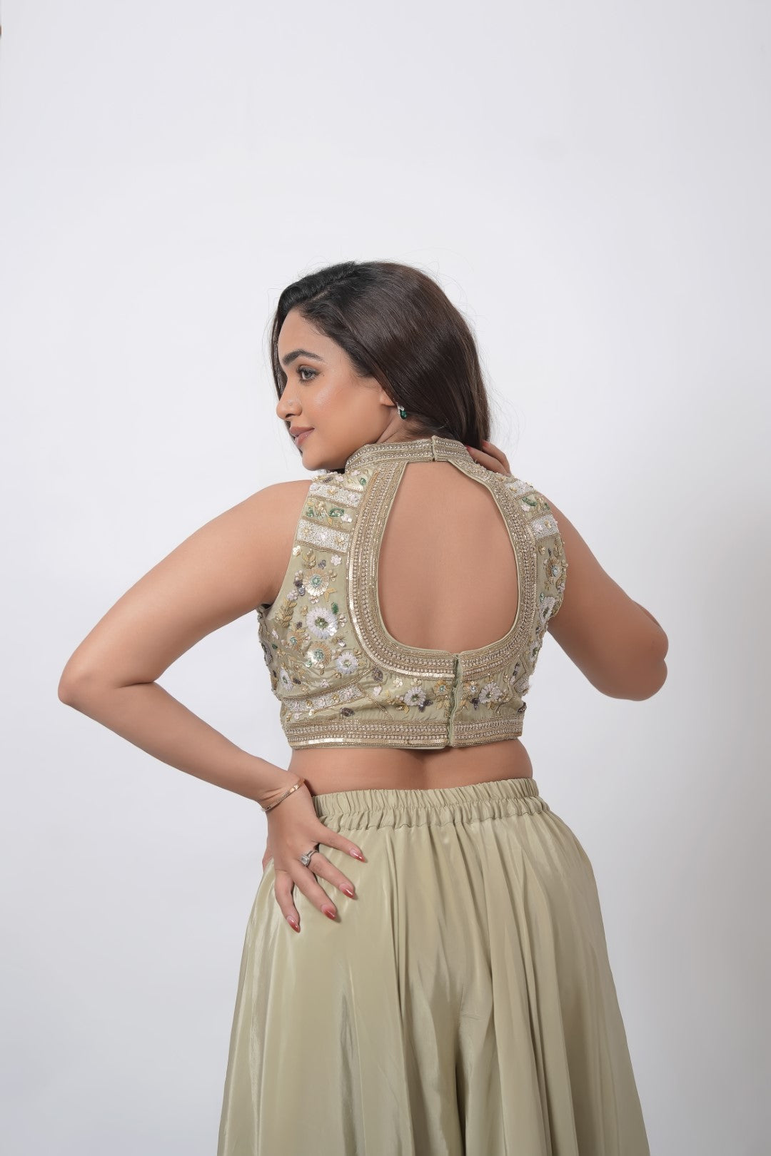 EMBELLISHED HALTER BLOUSE WITH FLOWING PALAZZO SKIRT DREES