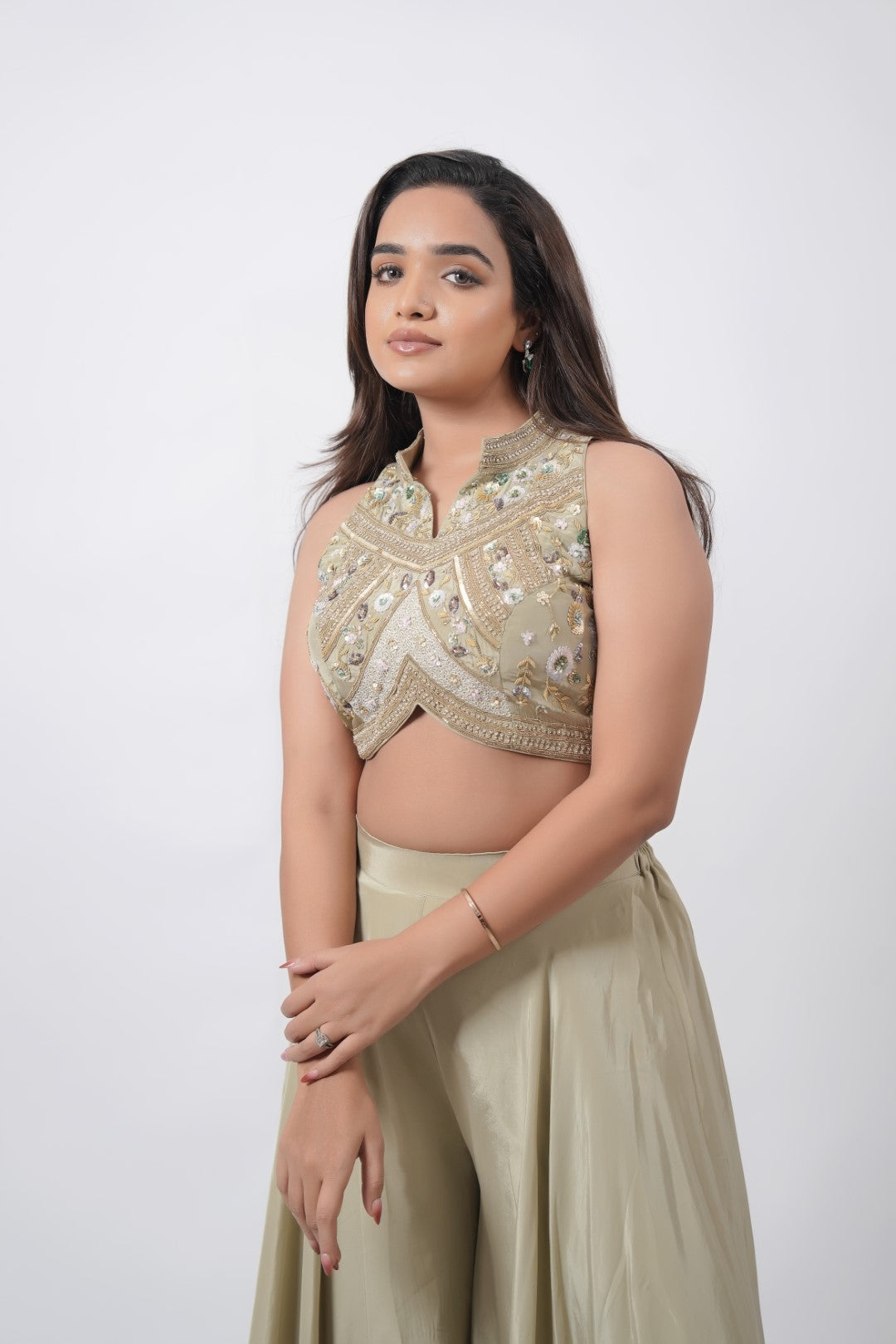 EMBELLISHED HALTER BLOUSE WITH FLOWING PALAZZO SKIRT DREES