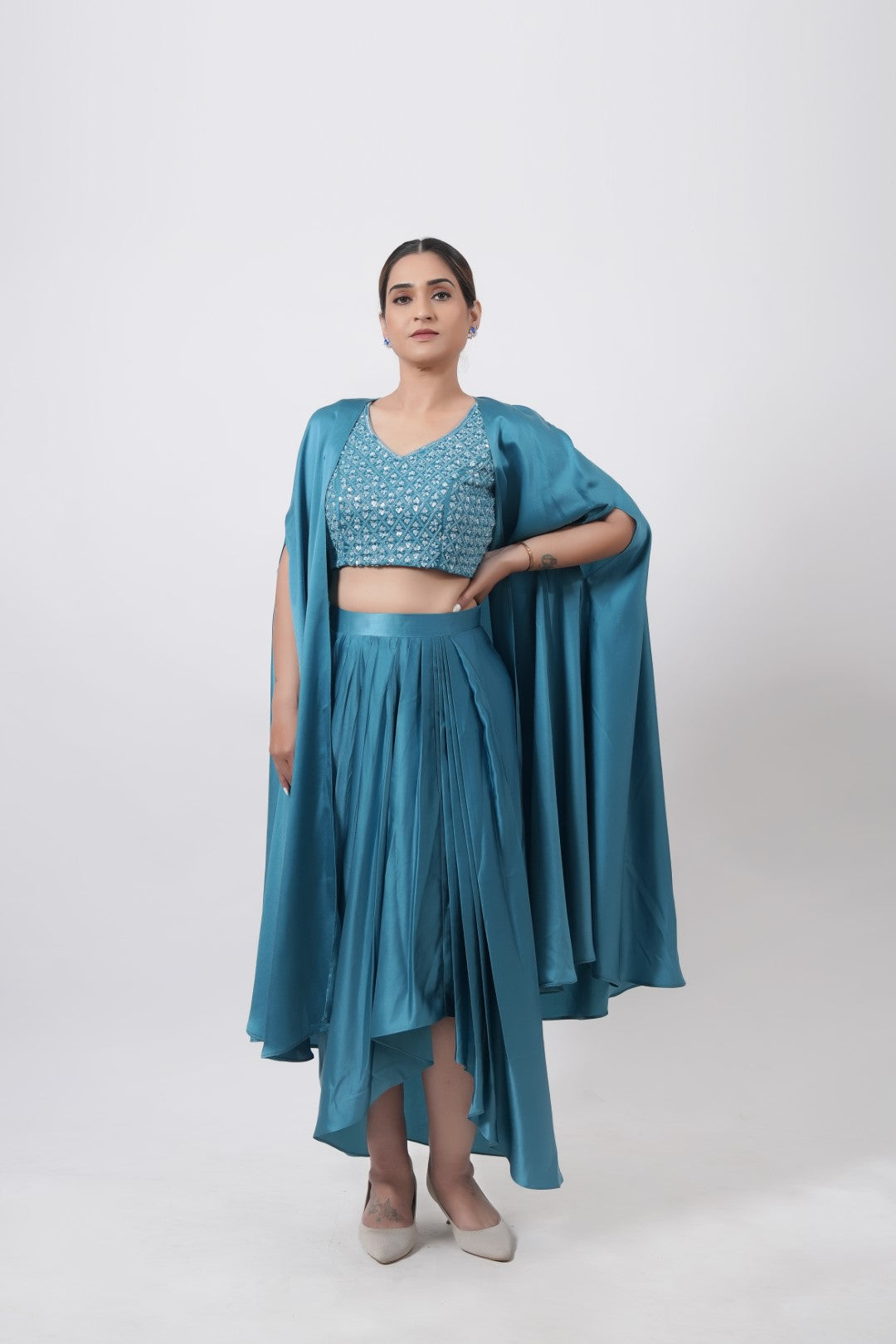 DRAPING BLUE OUTFIT