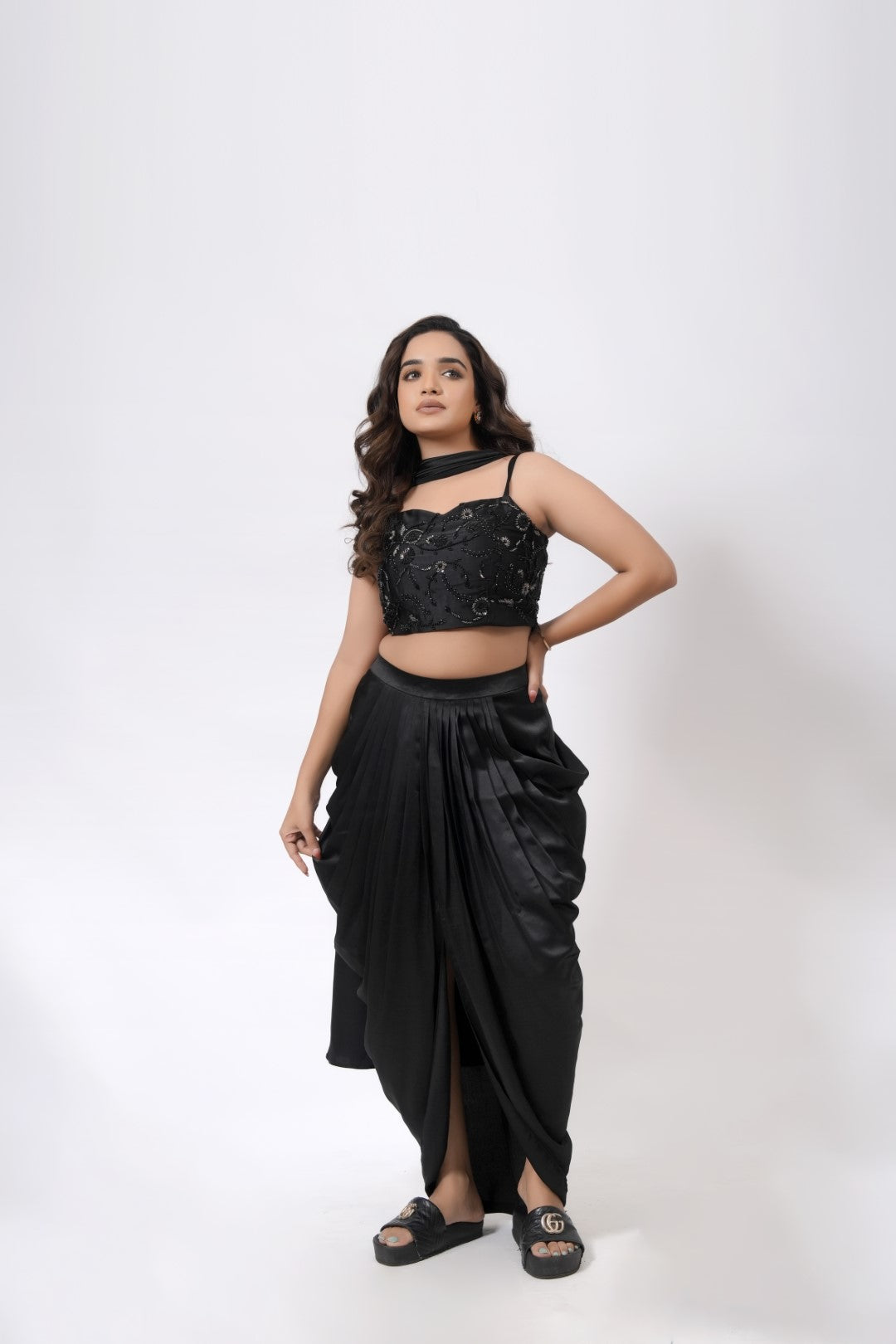 DRAPING BLACK OUTFIT