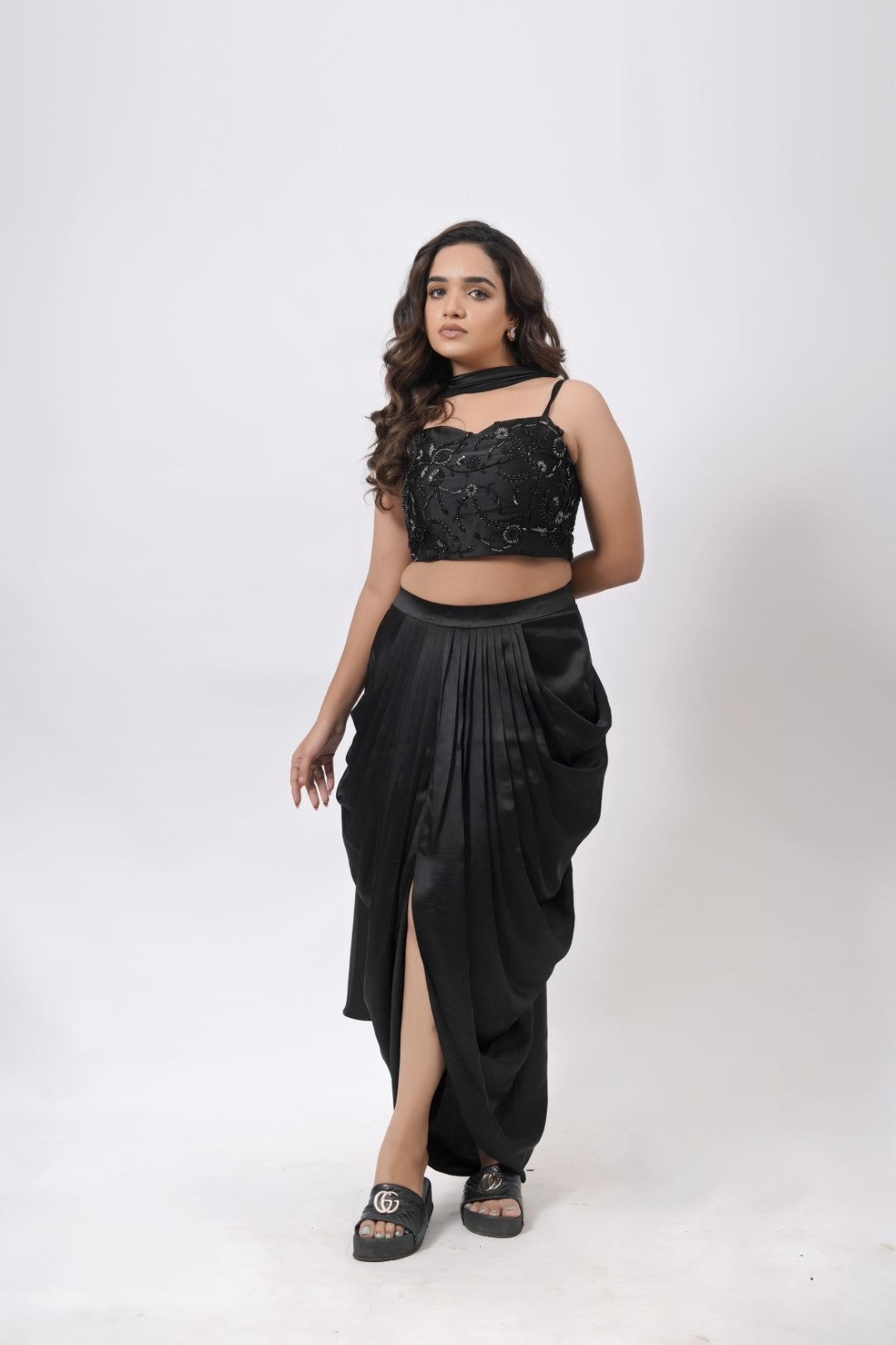 DRAPING BLACK OUTFIT