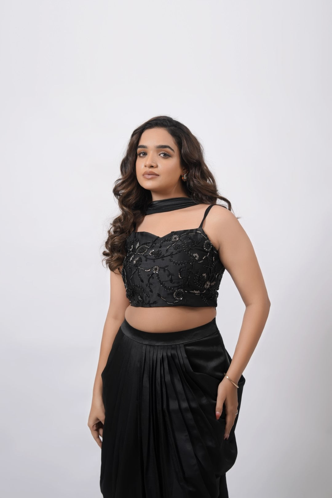 DRAPING BLACK OUTFIT